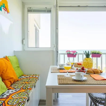 Διαμέρισμα Wintowinrentals Sunny Side, Pool, Wifi & Sea View