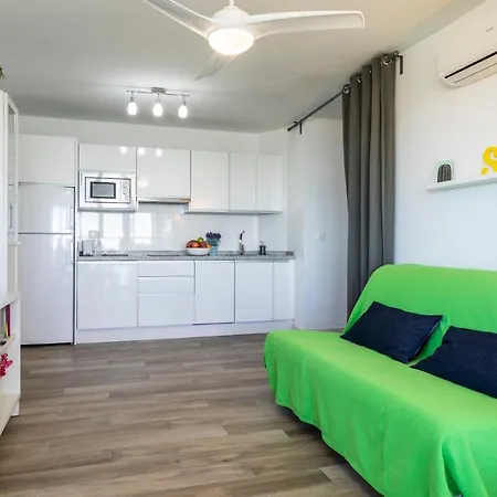 Wintowinrentals Sunny Side, Pool, Wifi & Sea View Διαμέρισμα