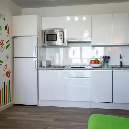 Lejlighed Wintowinrentals Sunny Side, Pool, Wifi & Sea View