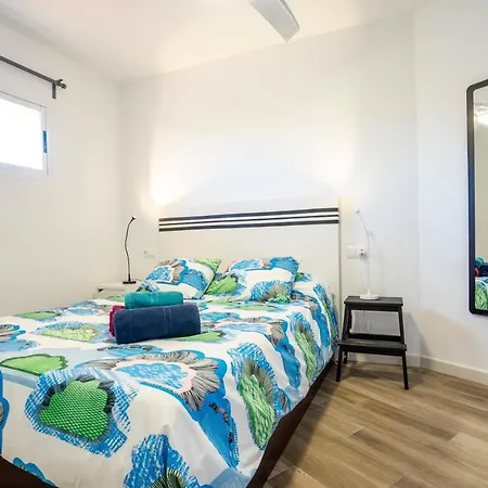 Wintowinrentals Sunny Side, Pool, Wifi & Sea View Lejlighed